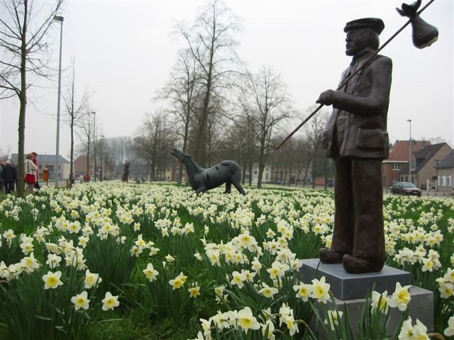 Beelden tussen bloemen 2011