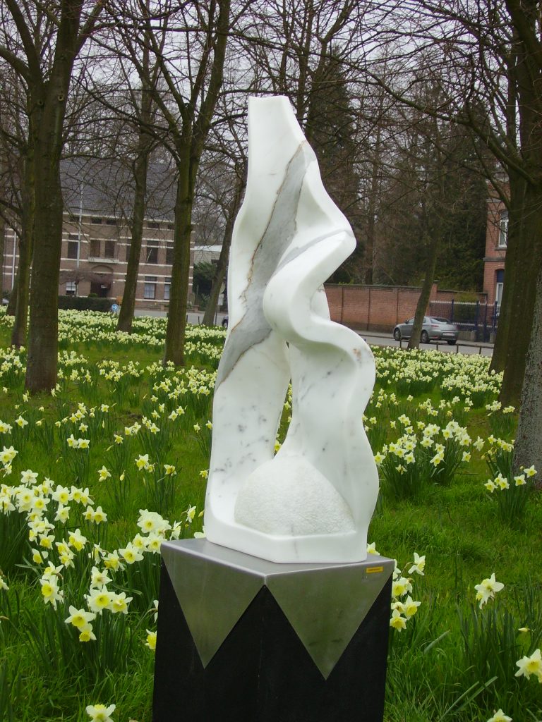 Beelden tussen de bloemen 2001